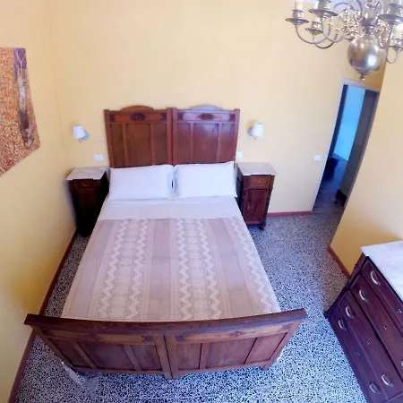 בית הארחה Casa Corte Liri *